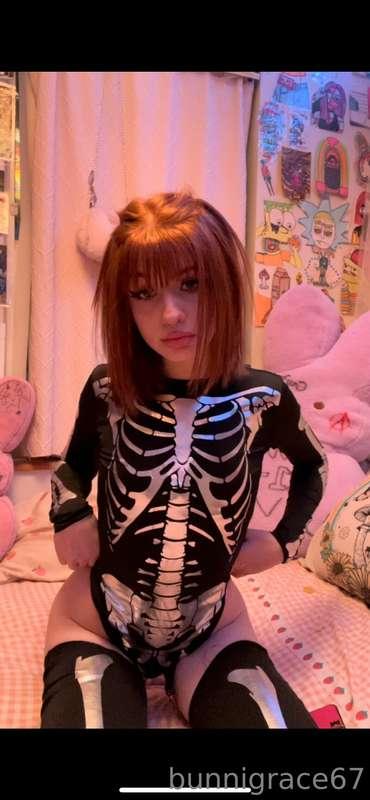 Halloween is almost here! I wanna show you the nuaghtiest th..
