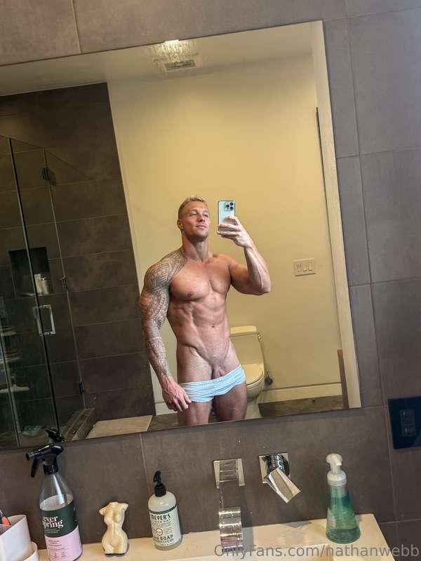 LIVE JERKOFF HAPPENING TOMORROW 💦 😏 
I can’t wait to stroke ..