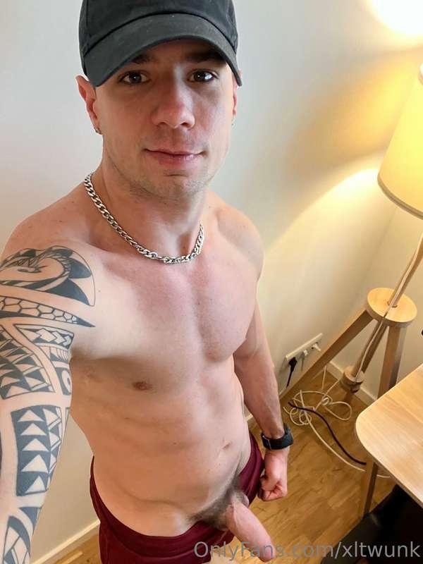 How’s your week going boys? 🥰