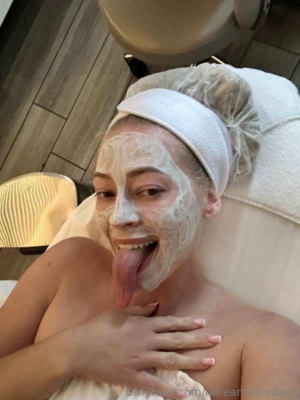 Do you like long tongues babe 😝