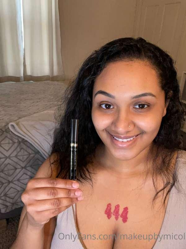 Eyebrows!

There are a lot of ways to do your eyebrows but t..