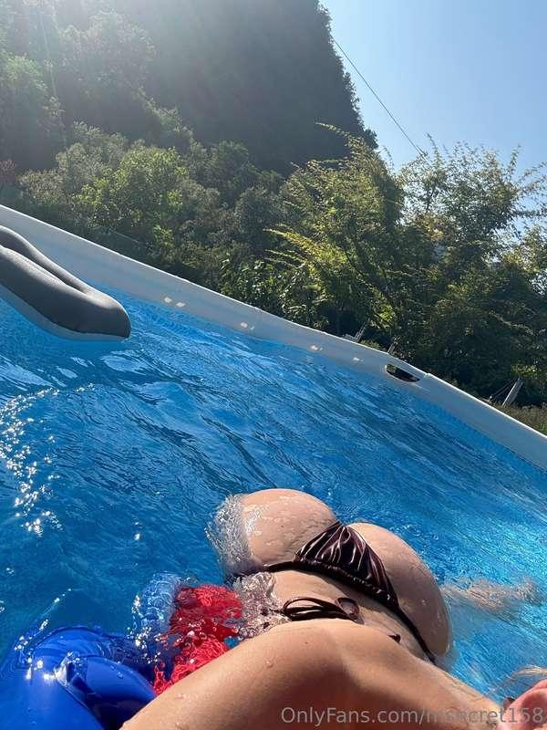 mmm can you fuck me in the pool?