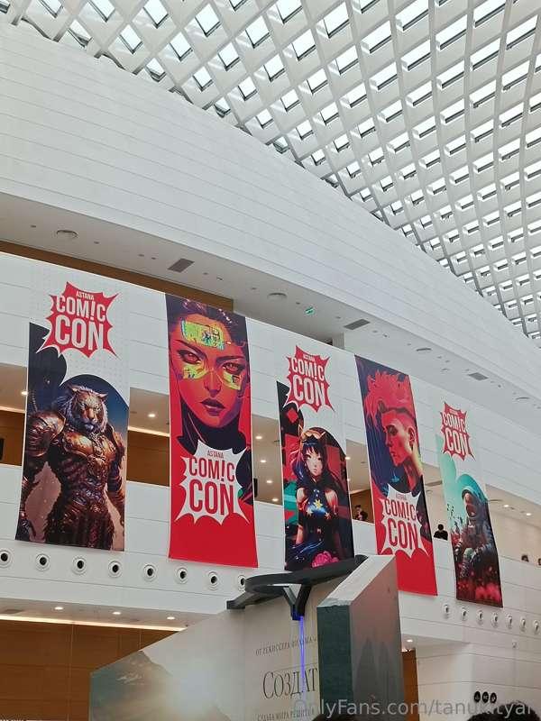 While at comicon I saw a lot of awesome cosplays, it inspire..