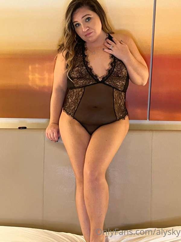 Who wants to pick my outfit for my live this weekend?