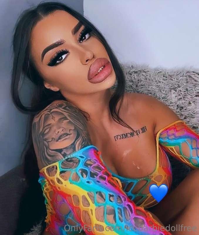 𝑾𝒉𝒐 𝒘𝒂𝒏𝒕𝒔 𝒂 𝒌𝒊𝒔𝒔 ? 💦