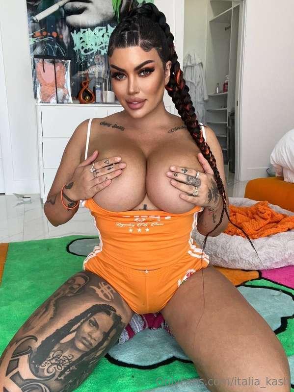 Tits out 😋