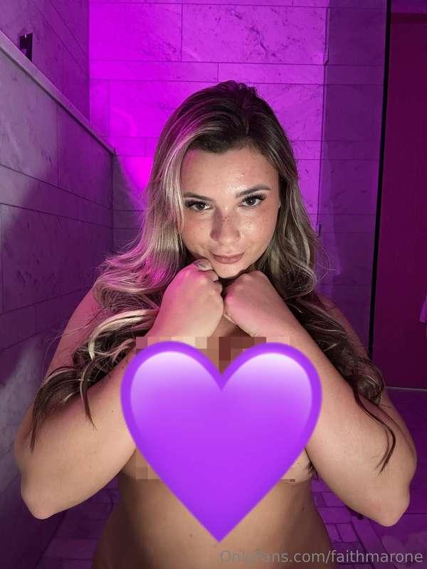 1st TIME EVER ON THE WALL🚨 FULL FRONTAL TITTIES, NIPPLES & t..