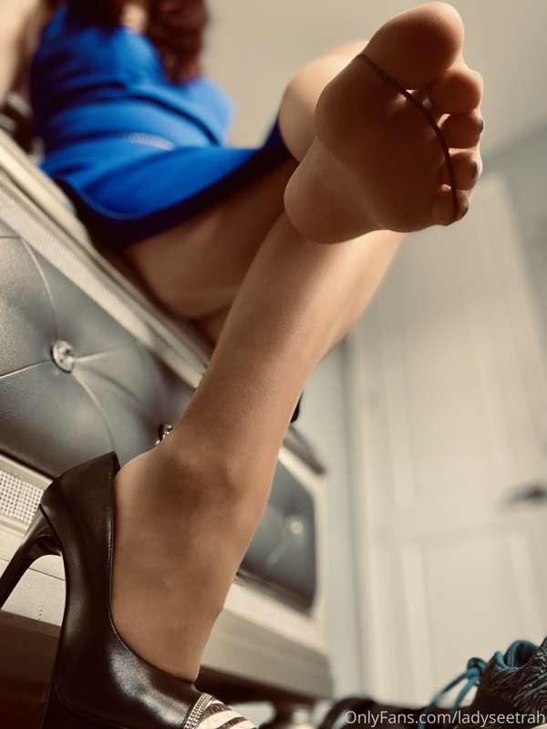 Do you like to ________ me in my nylons?