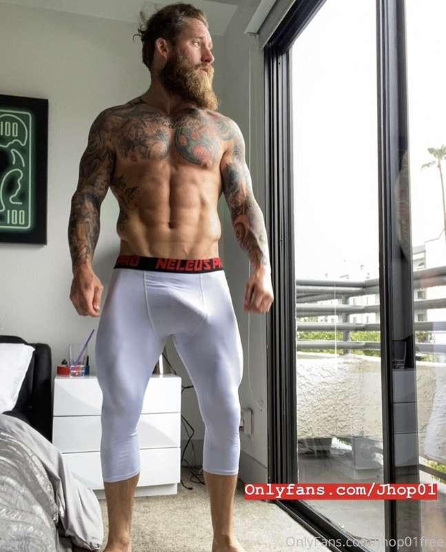 Let me know how big YOU think I am.
Smash the like button if..
