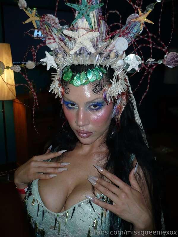 I was the queen of the mermaid parade!!