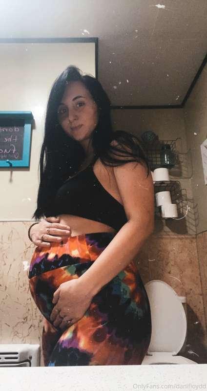 Only 5 months along! 🙈💋✨