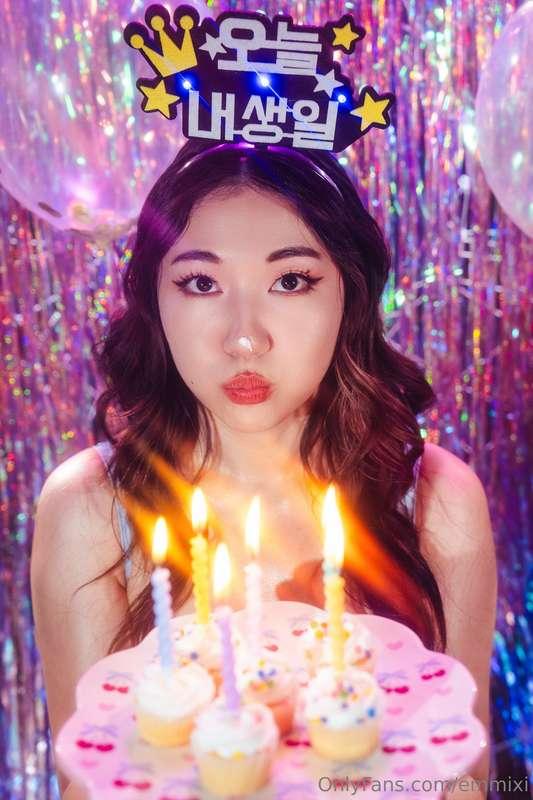 Today is the last day left to be able to get my BDAY SPECIAL..