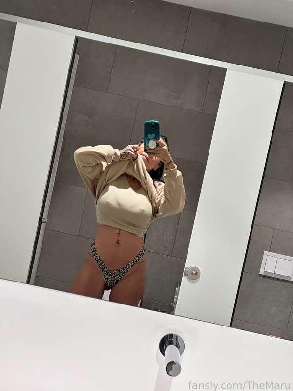 I love bathrooms! Don’t you?! 🍒