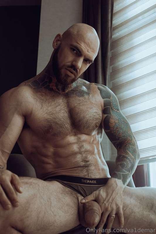 I'm waiting for a slobbery blowjob from you, let's start