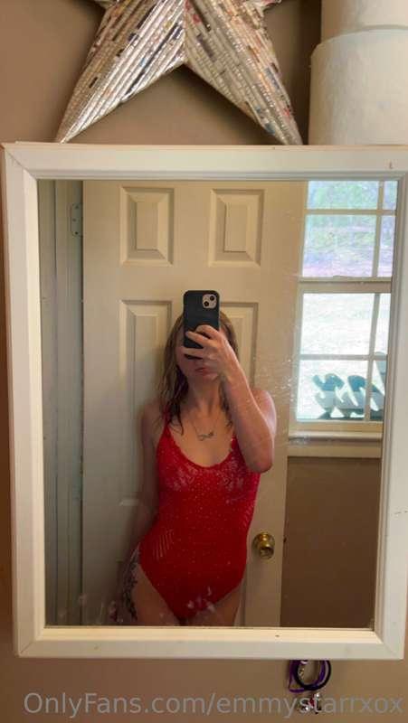 Friday is for red❤️