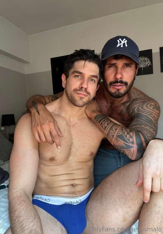 @candela0128 no les puedo contar mucho, pero este chico es m..