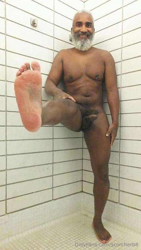 Soleful Sunday!#beard #musculardaddy #gay #feet #gaycruising..