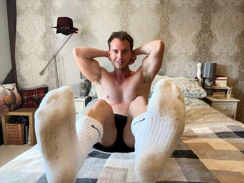 Comment below which picture is your favourite!   Toe Tuesday..