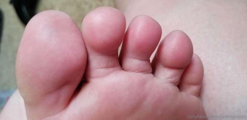 I think is my fav pic I've taken of my toes or feet. Which t..
