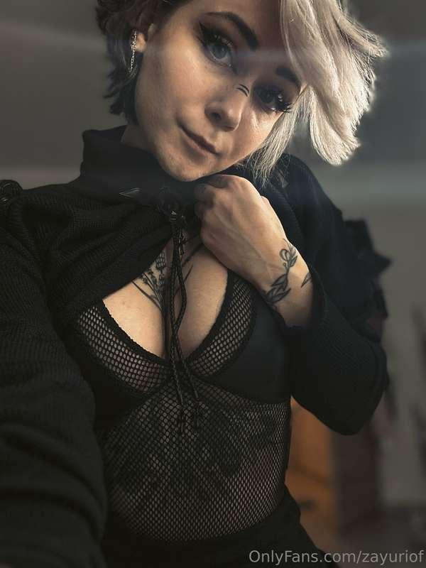 <3