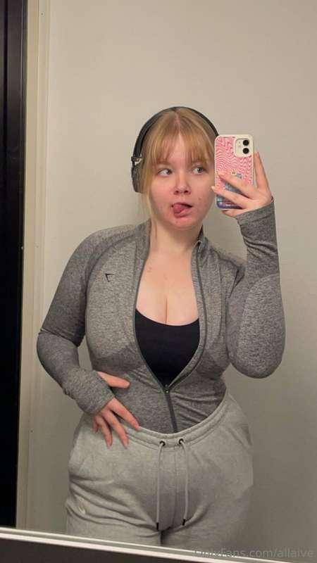 Okay but like don’t tell me this gym-fit isn’t giving ”subur..