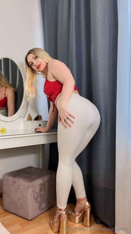 🔥Feelin' fierce today with this eye-catching booty! Let's sp..