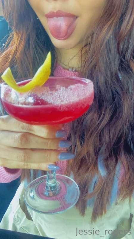 would u buy me a drink?🤗😍