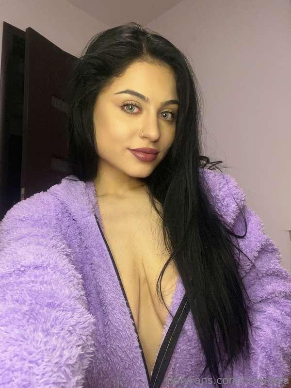 Bored an horny, looking for a naughty guy😏
