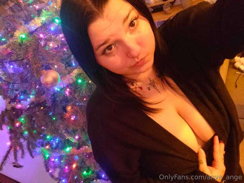 helloooo just wanted to share some christmas pics, I don't r..