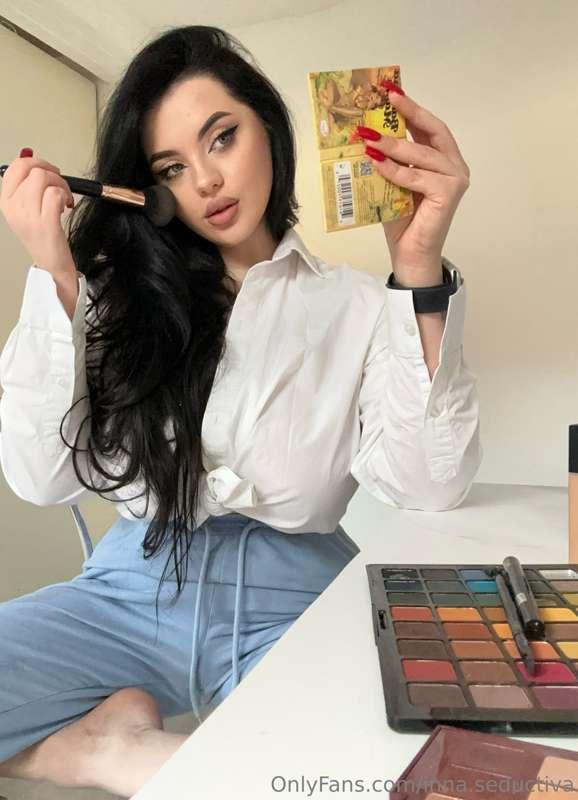 I try to always do a different makeup look for every day. I ..