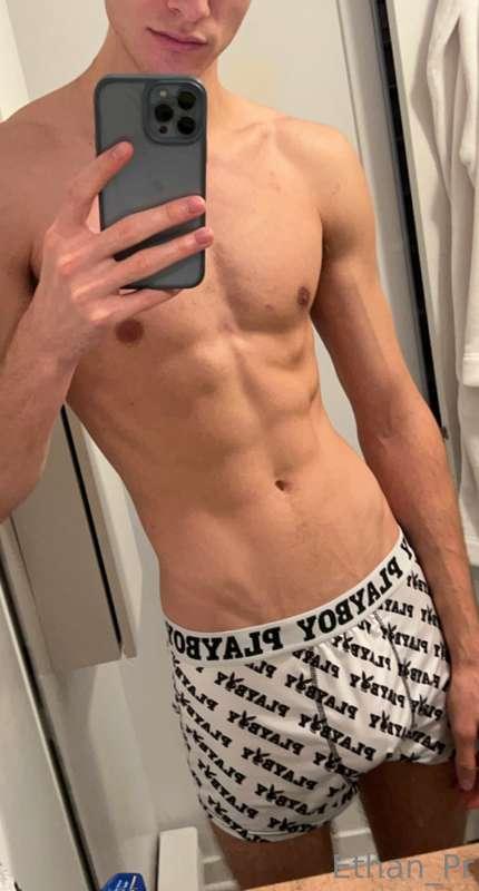 Lick my abs 👅