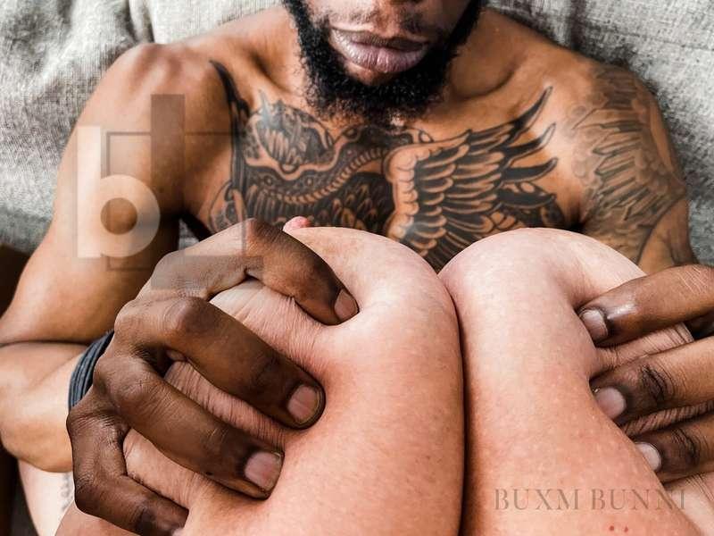 Love his big hands and lips playing with my titties 🖤
Life h..