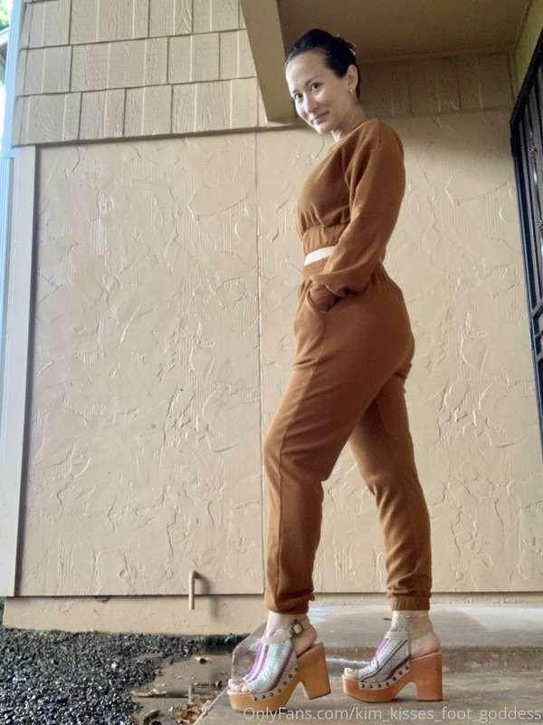 🤎I had to wear these gorgeous wedge heels with my brown two ..