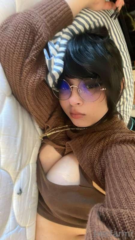 Pov we r in bed together and my titties are in your face