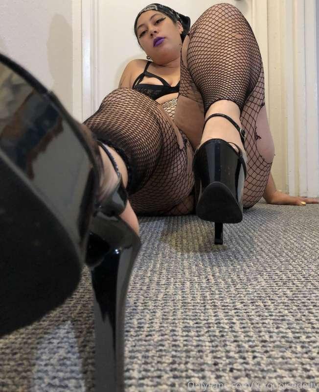 *Insert some pun about fishnets being holey & you filling my..