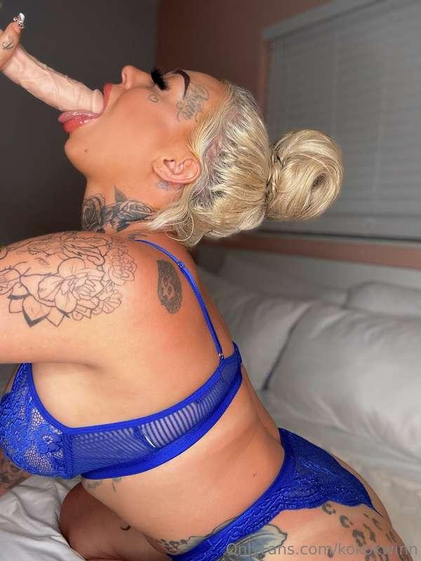 Deep throating your Cock with my long Grippers 💅🏼 and Big Pr..