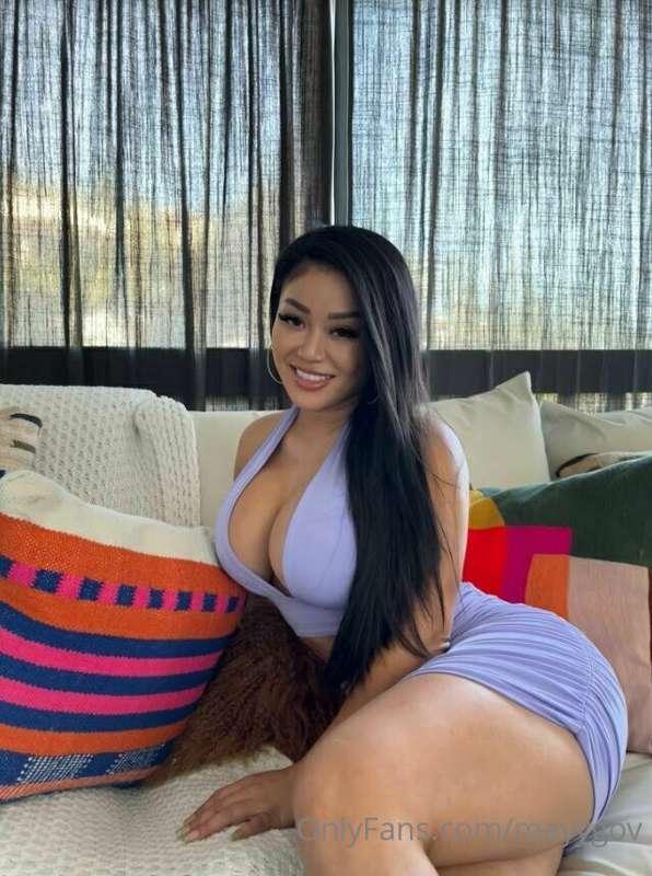 I wonder how sturdy this couch is 🤔