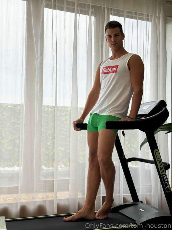 I'm on a treadmill, but my mind’s racing toward much naughti..