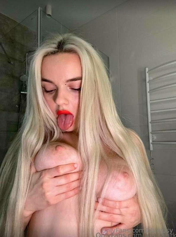 💖𝐅𝐑𝐄𝐄𝐄 𝐒𝐔𝐁𝐒𝐂𝐑𝐈𝐏𝐓𝐈𝐎𝐍💖Sweet cute @ARIA_STARK just turned 18 ye..