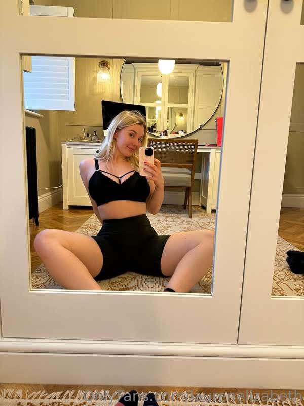 Wanna get sweaty with me?😉