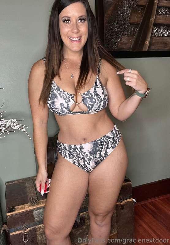 Feel great in this bikini! Summer is almost over though! 😞