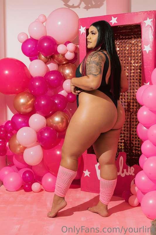 your life-sized toy doll 💄💝
