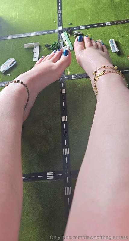 dawnofthegiantess image #2