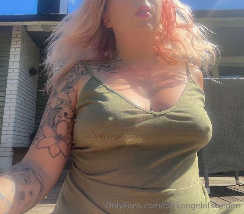 No bra Monday… 🤭