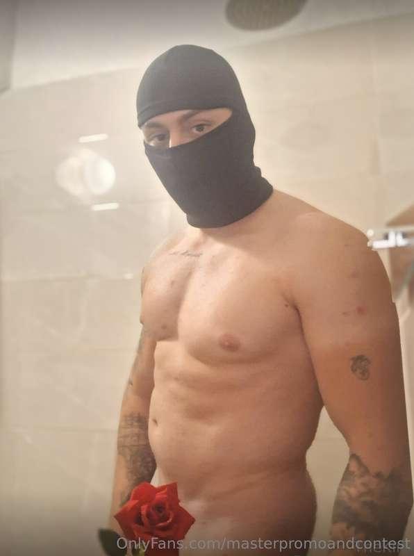 @femdomking" Your gym crush just made an OnlyFans.Sweaty. Sc..