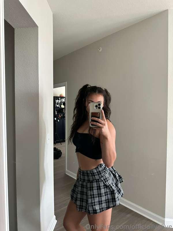 This skirt got me feeling some kinda way ngl... 👀📚📏