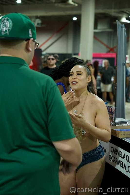 at exxxotica a deaf fan came up to me and so here I am signi..