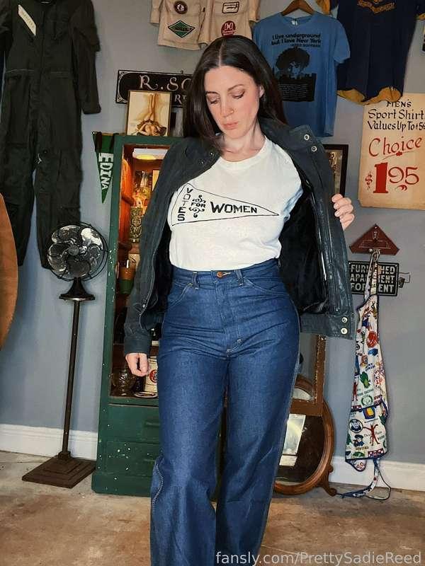 Today's History Lesson: Votes For Women 

#teacher #fyp #thong #butt #stripping #strip #mom #milf #over30 