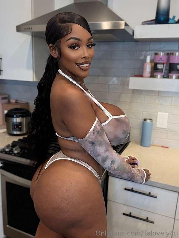 Let me make dinner baby ! 