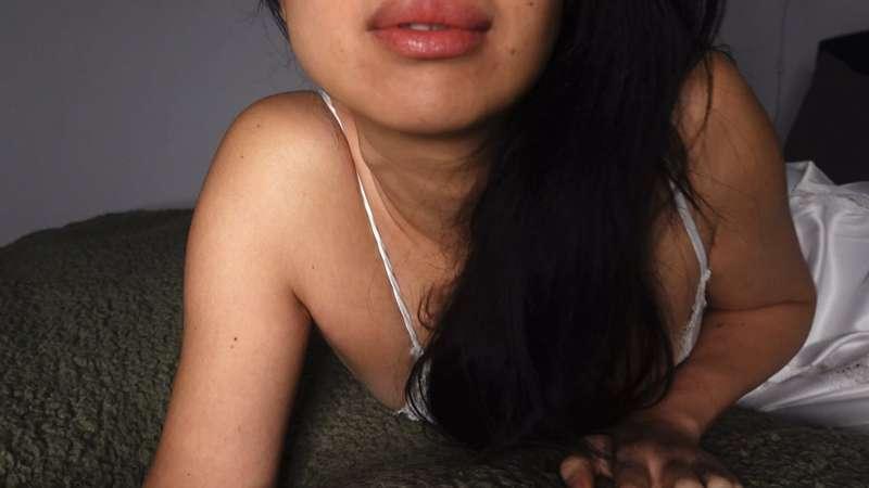 ASMR wet wet kisses in bed